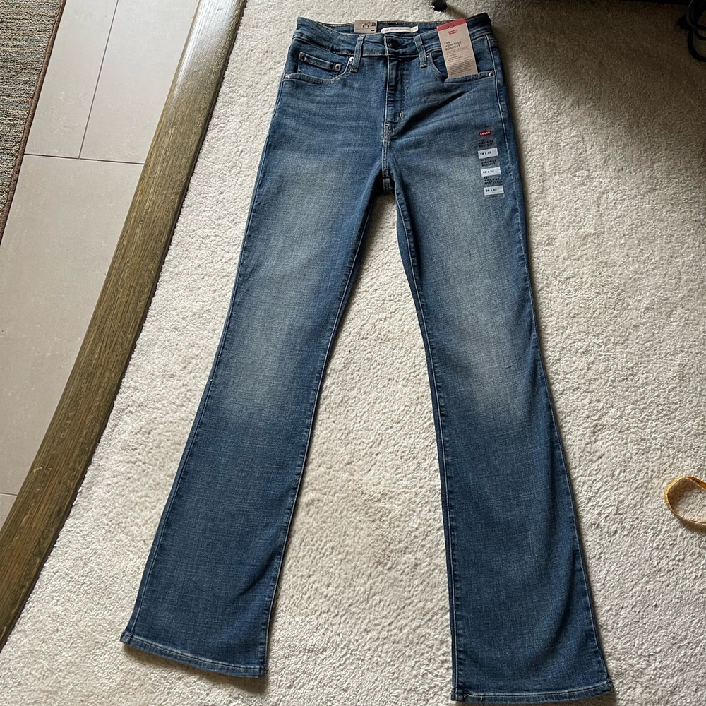 NWT Levi’s 725 High Rise Bootcut Women's Jeans Size 28/32 - Picture 2 of 12